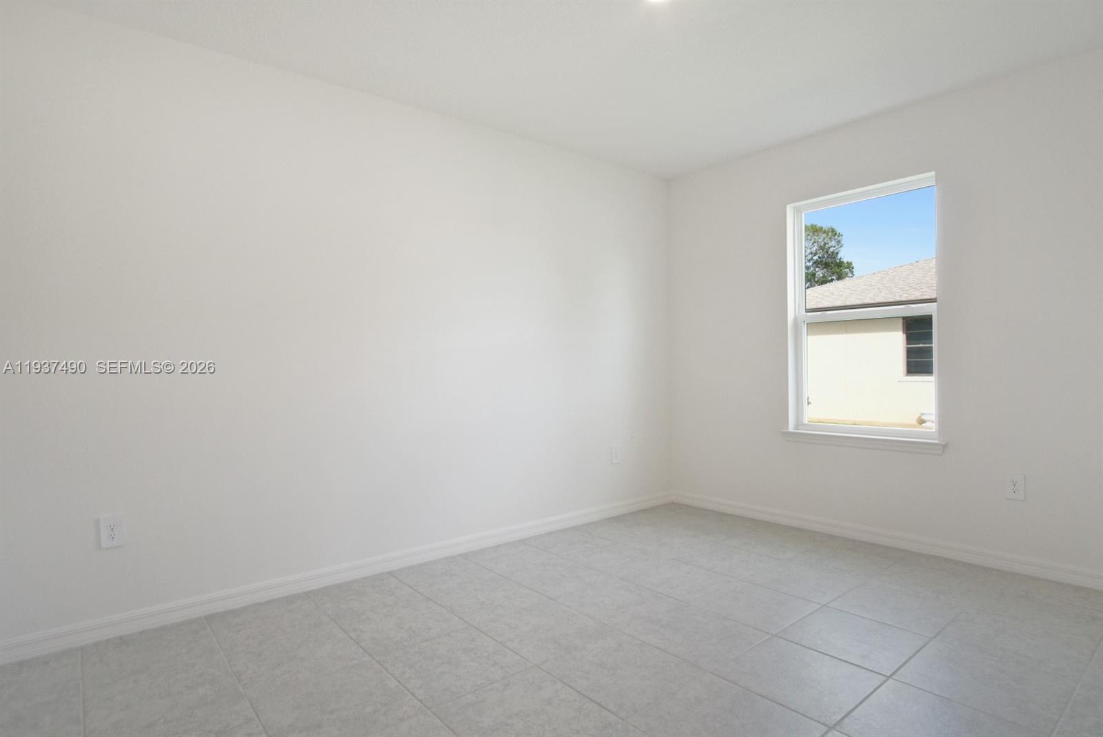 811 Se Seahouse Dr Property Photo 11