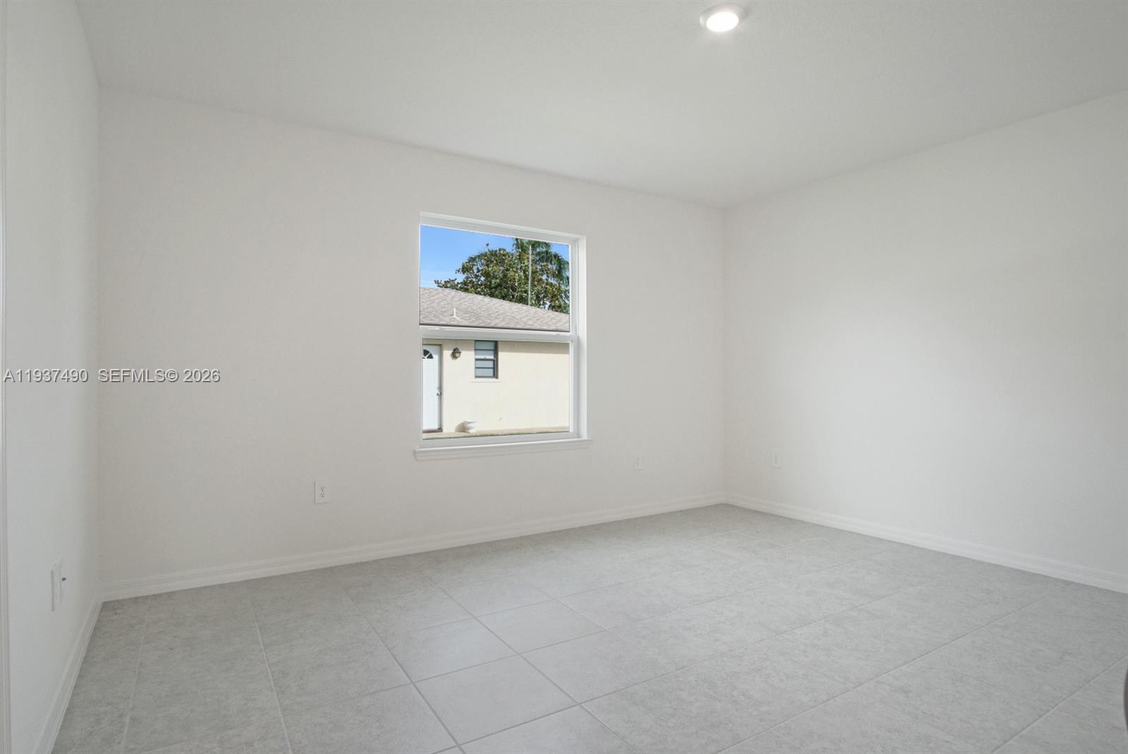 811 Se Seahouse Dr Property Photo 13