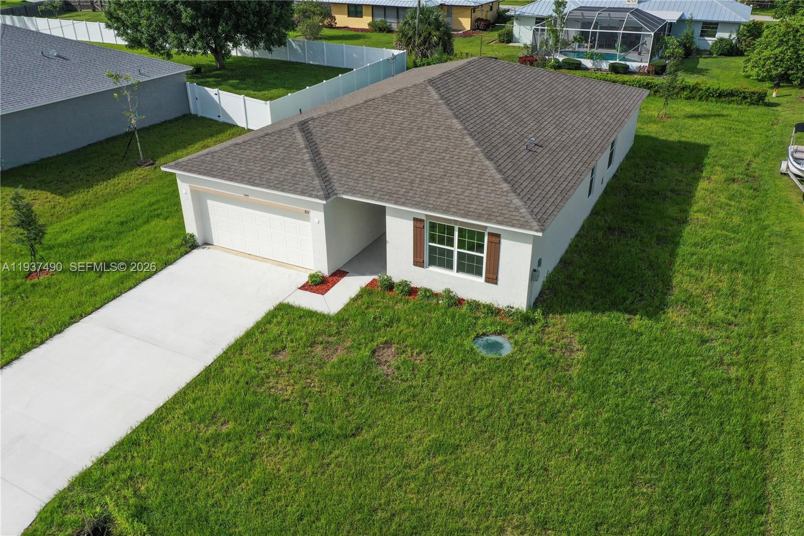 811 Se Seahouse Dr Property Photo 24
