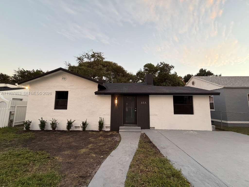 854 Nw 76th St Property Photo 1