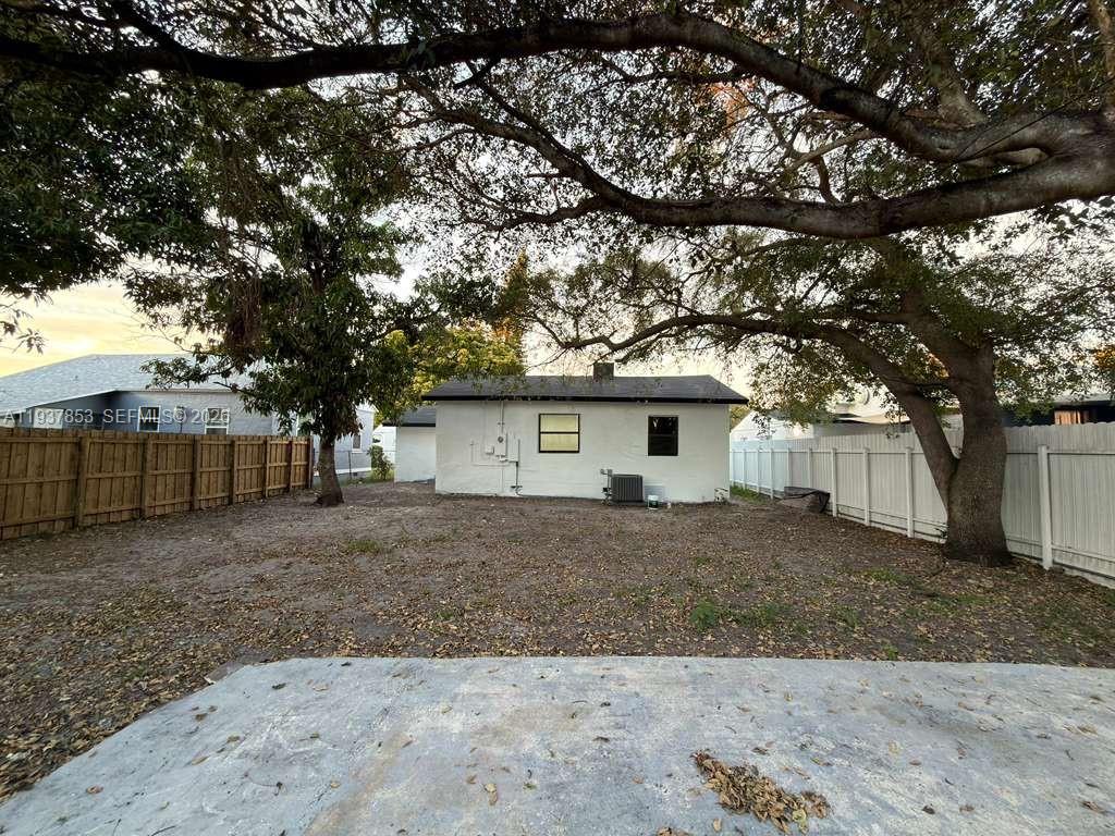 854 Nw 76th St Property Photo 20