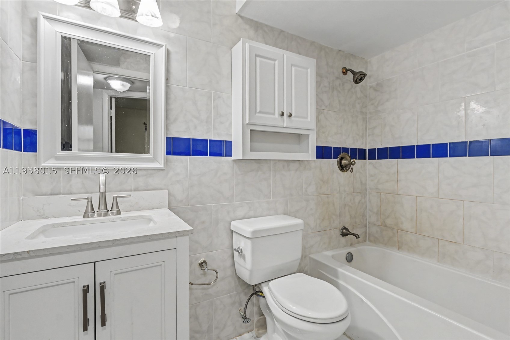 2831 Sunrise Lakes Dr. E 204 Property Photo 5