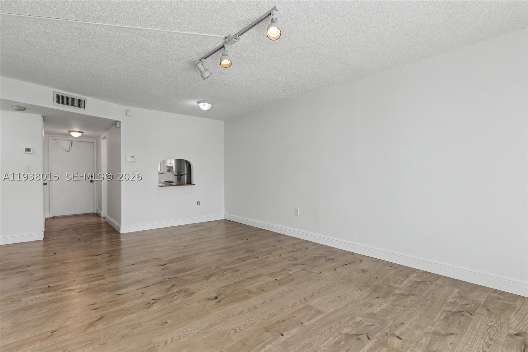 2831 Sunrise Lakes Dr. E 204 Property Photo 10