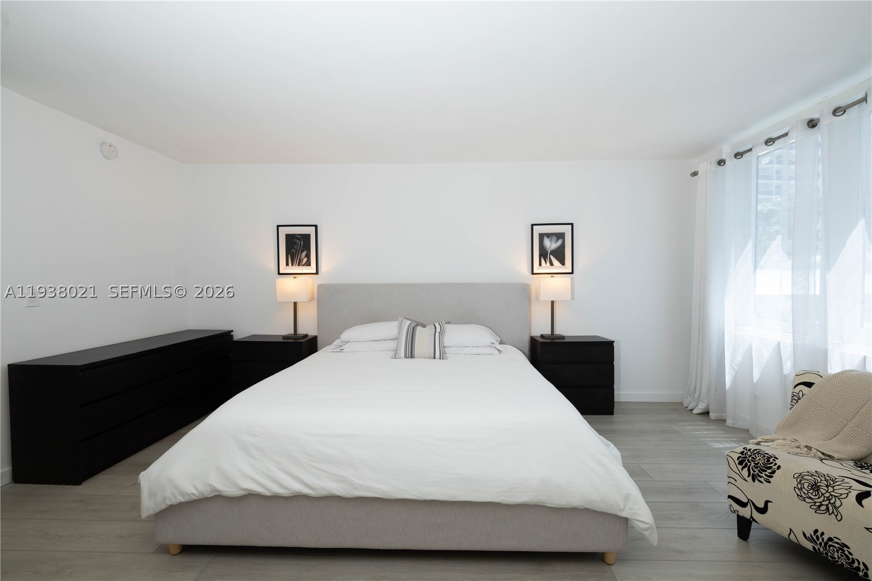 2301 Collins Ave 423 Property Photo 11