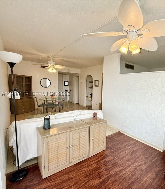 2899 Collins 1114 Property Photo 5