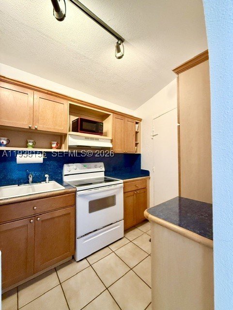 2899 Collins 1114 Property Photo 7
