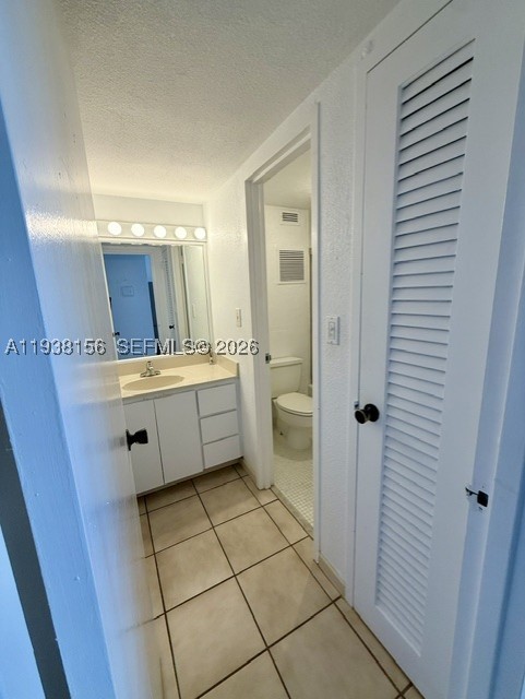 2899 Collins 1114 Property Photo 9