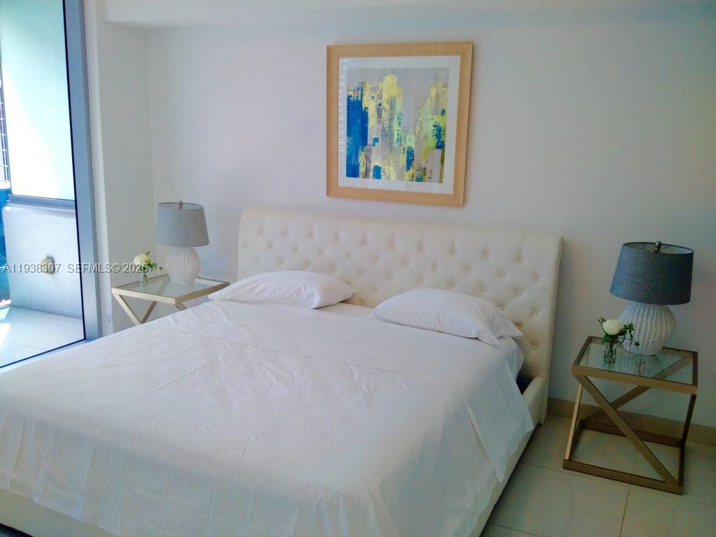 200 Biscayne Boulevard Way 906 Property Photo 2
