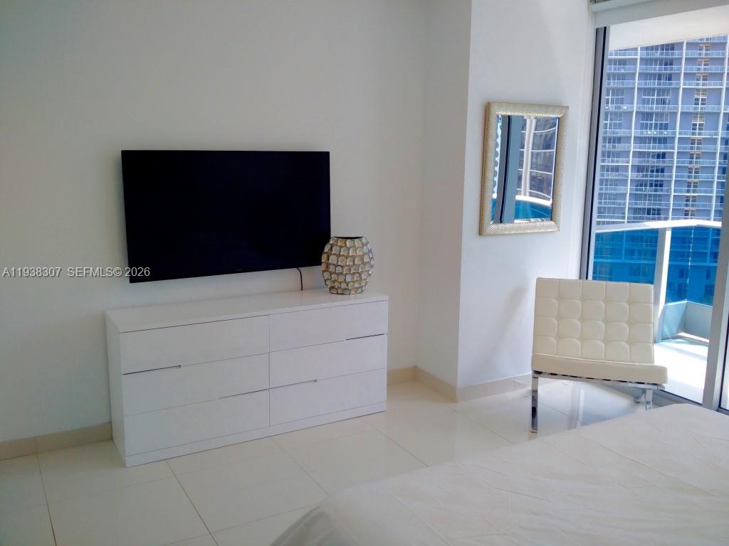 200 Biscayne Boulevard Way 906 Property Photo 3