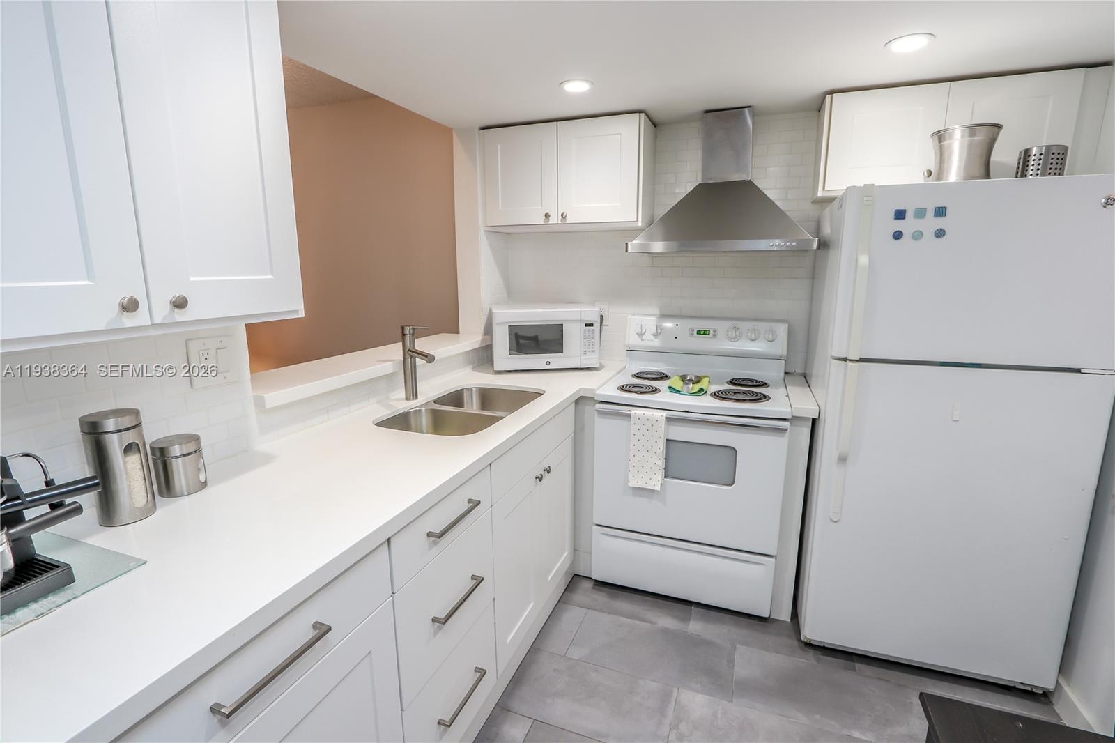 9150 Lime Bay Blvd 212 Property Photo 6