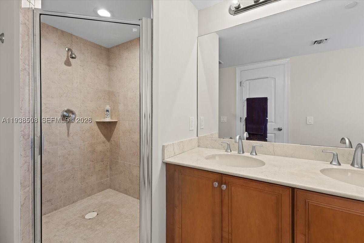 630 Se 15th St 3 Property Photo 15
