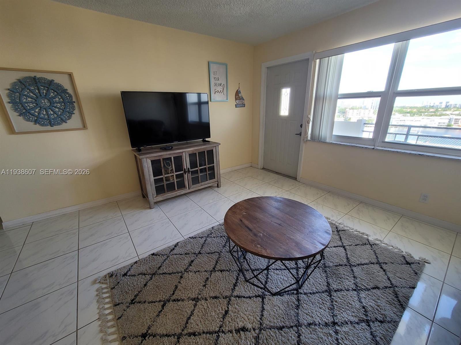 401 Golden Isles Dr 1114 Property Photo 6