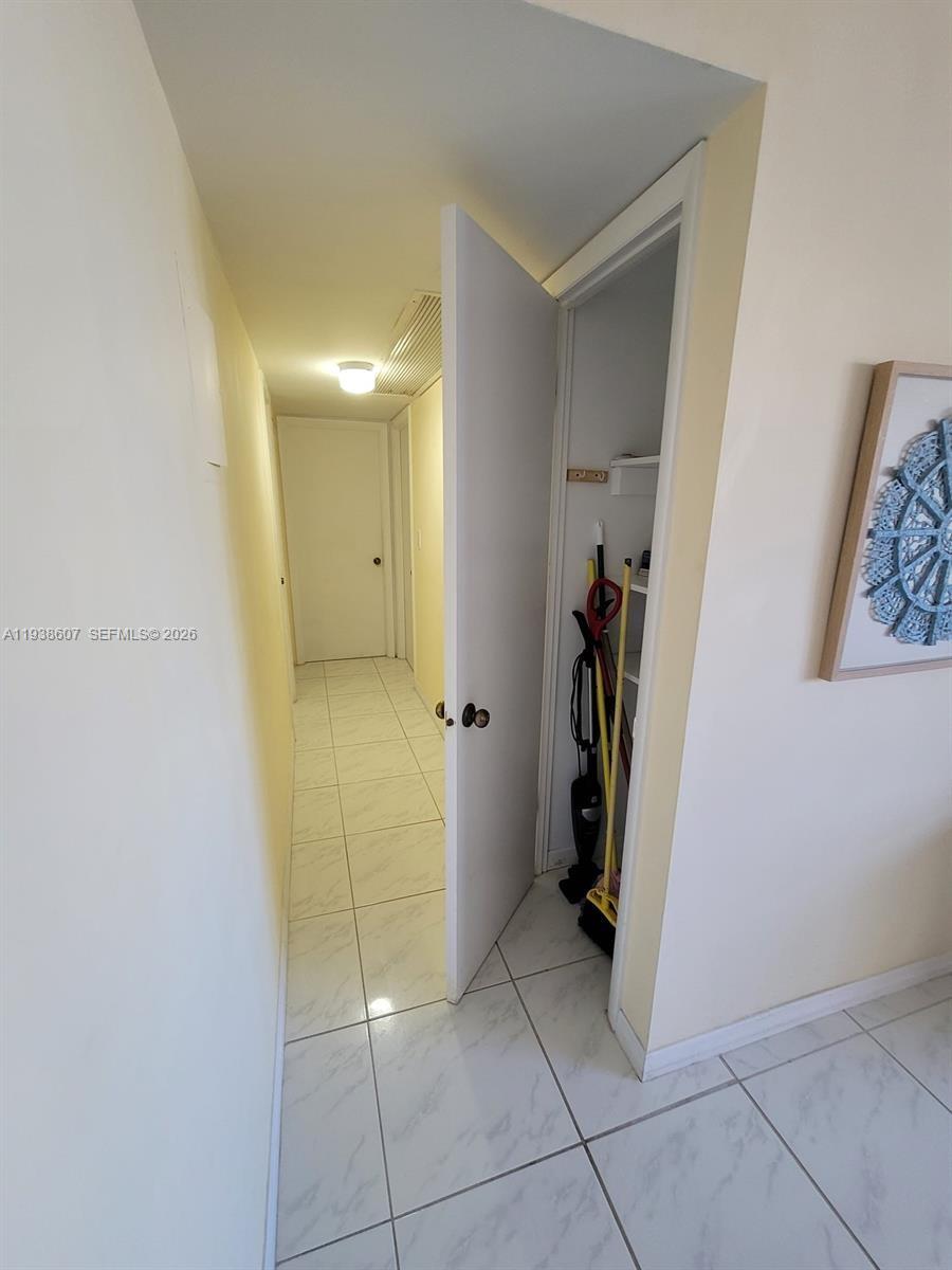 401 Golden Isles Dr 1114 Property Photo 8