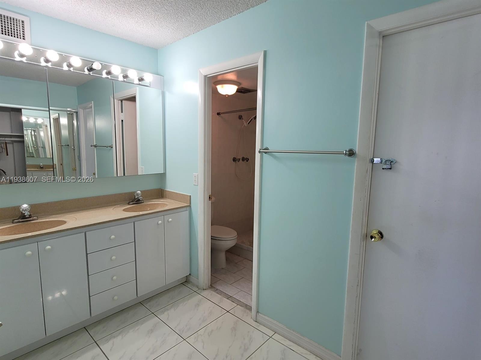 401 Golden Isles Dr 1114 Property Photo 13