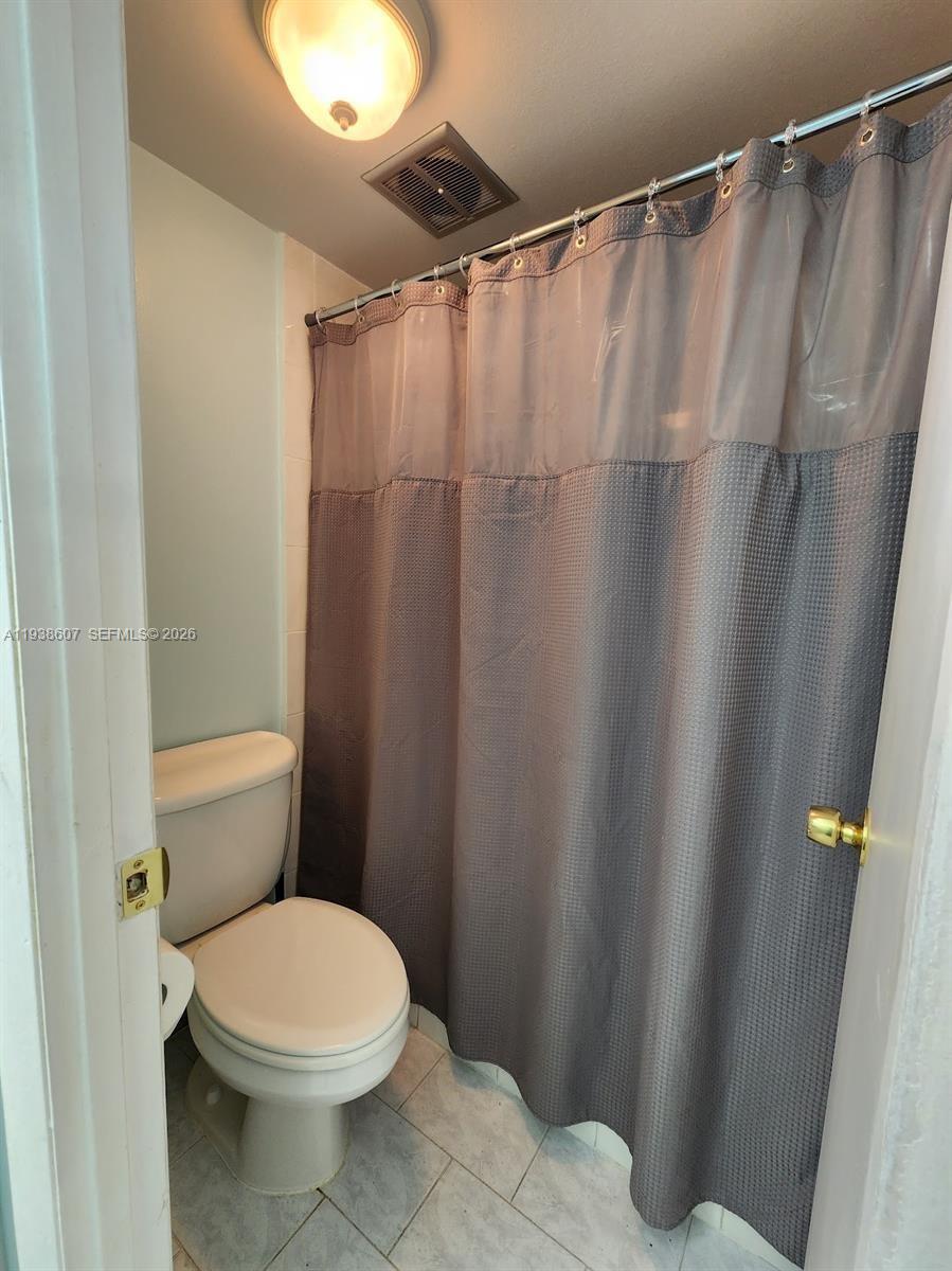 401 Golden Isles Dr 1114 Property Photo 14