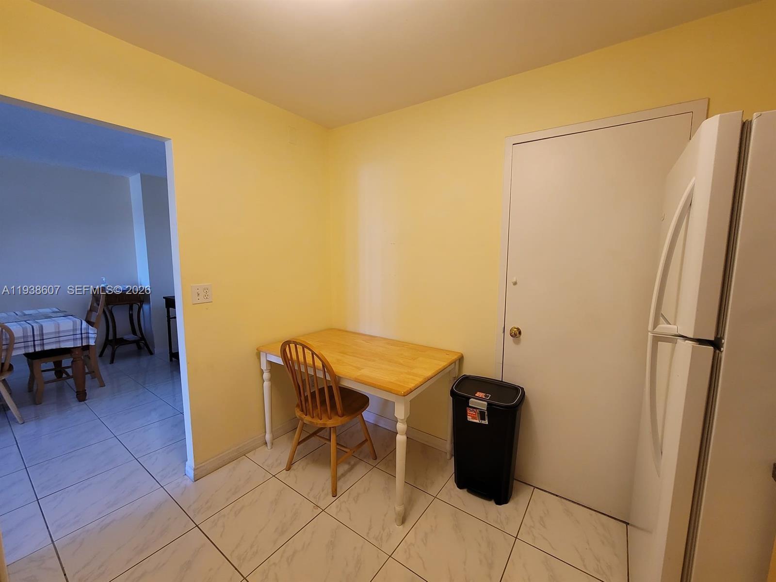 401 Golden Isles Dr 1114 Property Photo 24