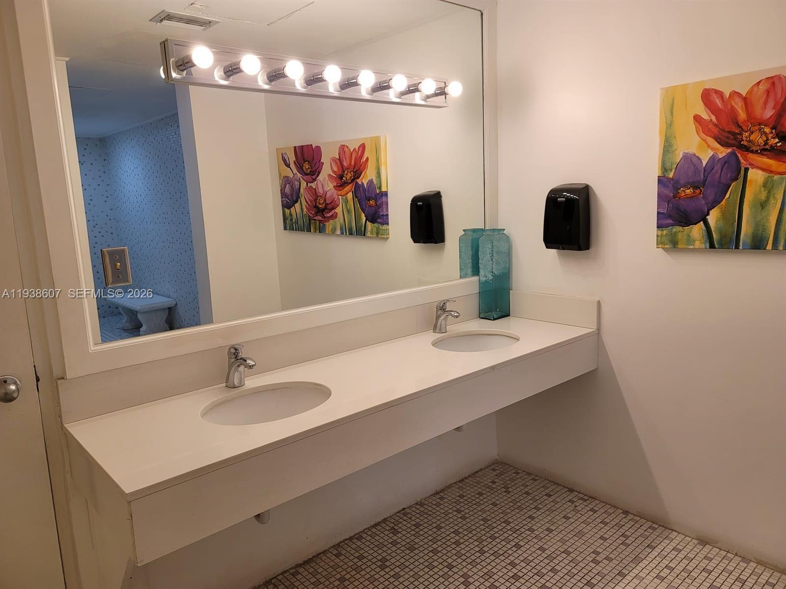 401 Golden Isles Dr 1114 Property Photo 49