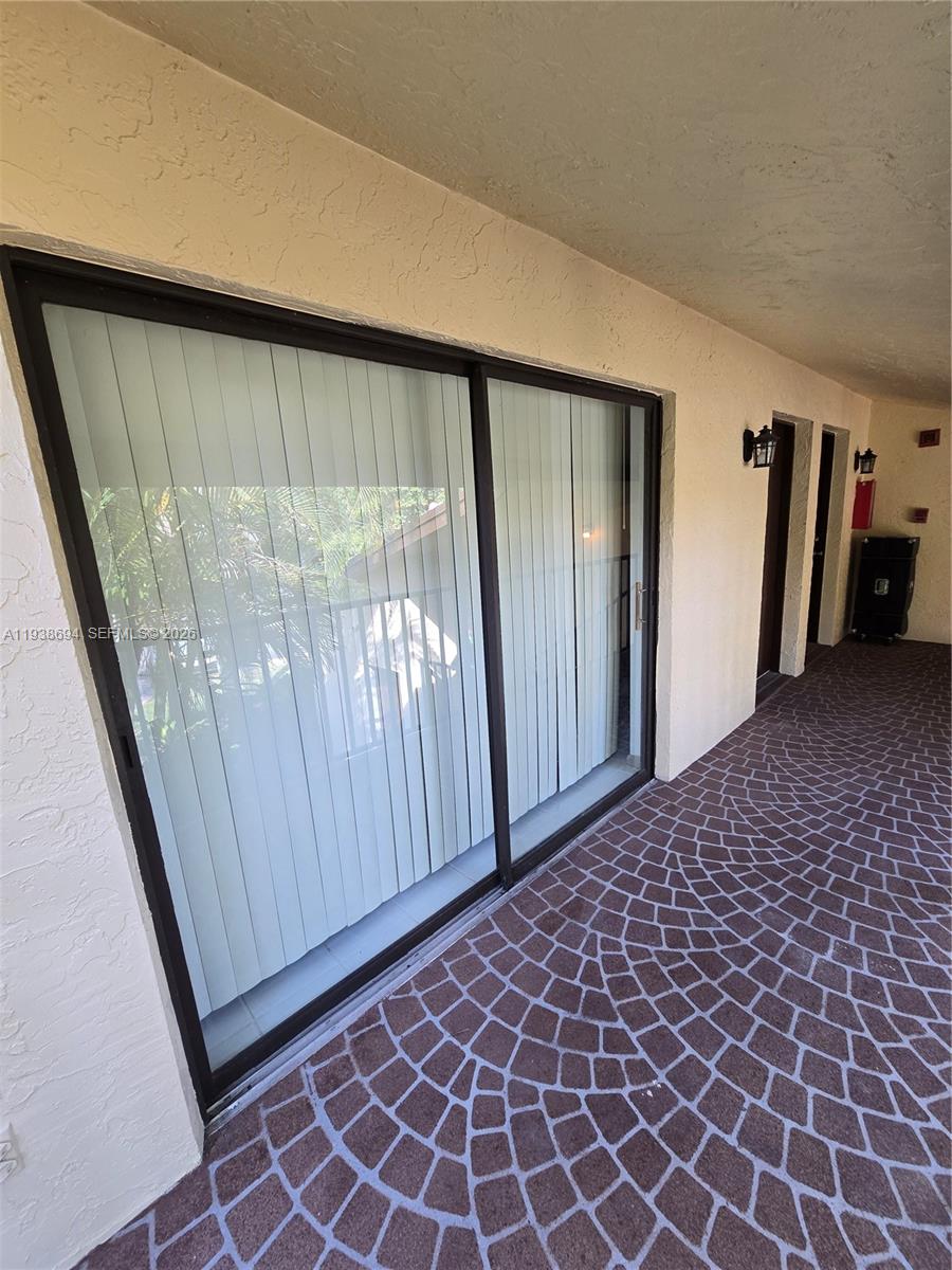 2050 Oleander Blvd 9-206 Property Photo 5