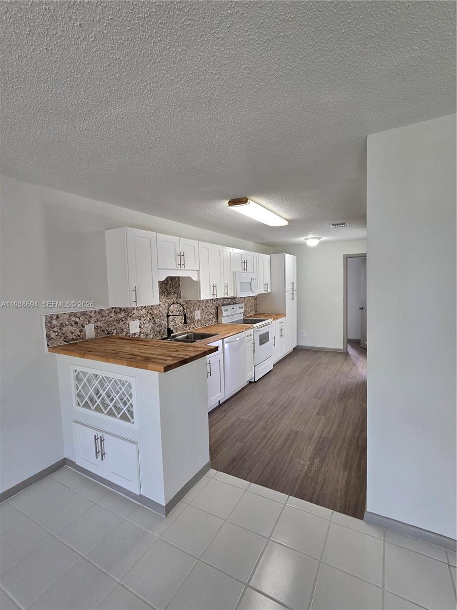 2050 Oleander Blvd 9-206 Property Photo 14