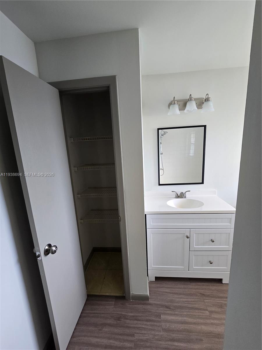 2050 Oleander Blvd 9-206 Property Photo 17