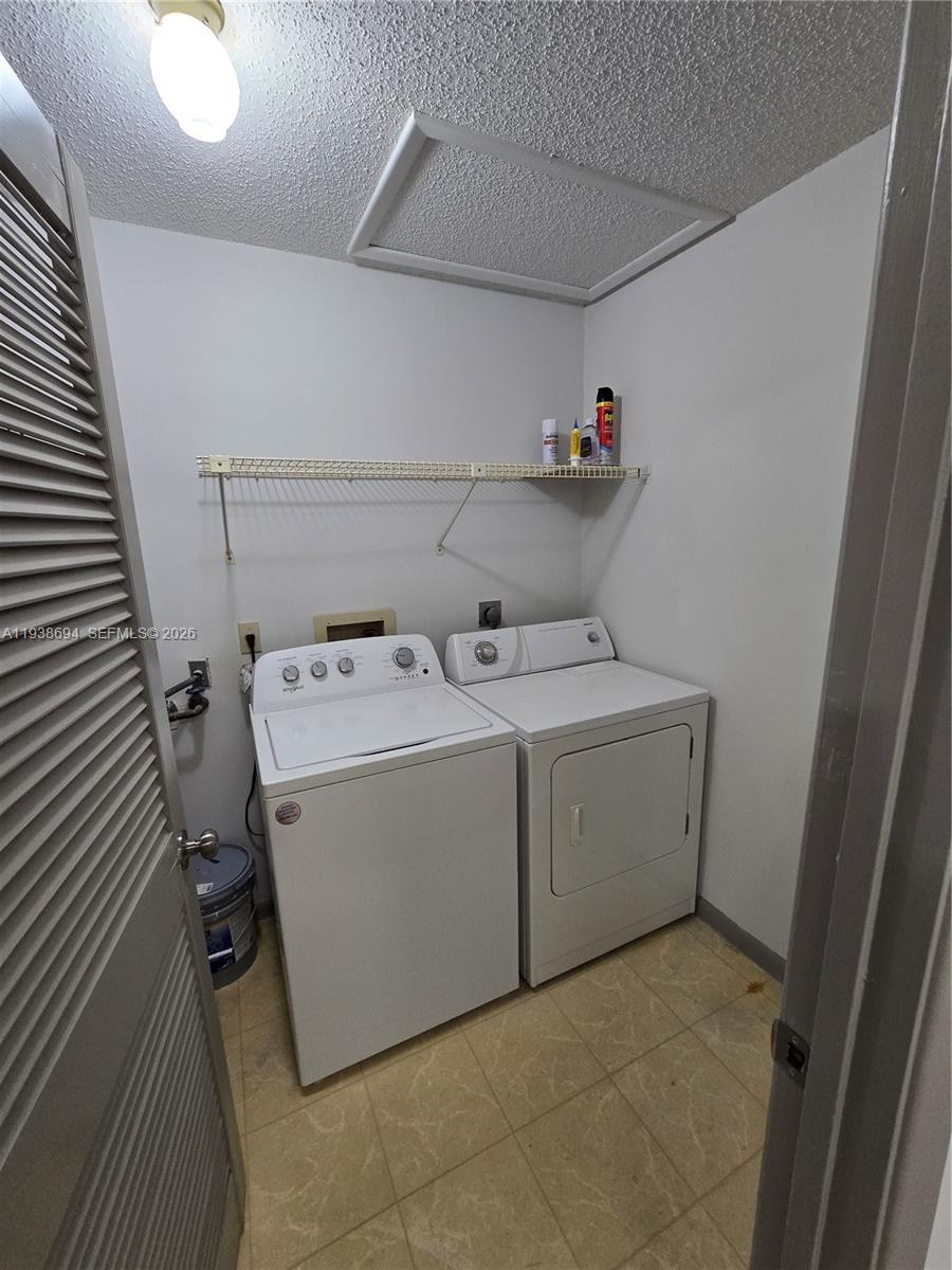 2050 Oleander Blvd 9-206 Property Photo 18