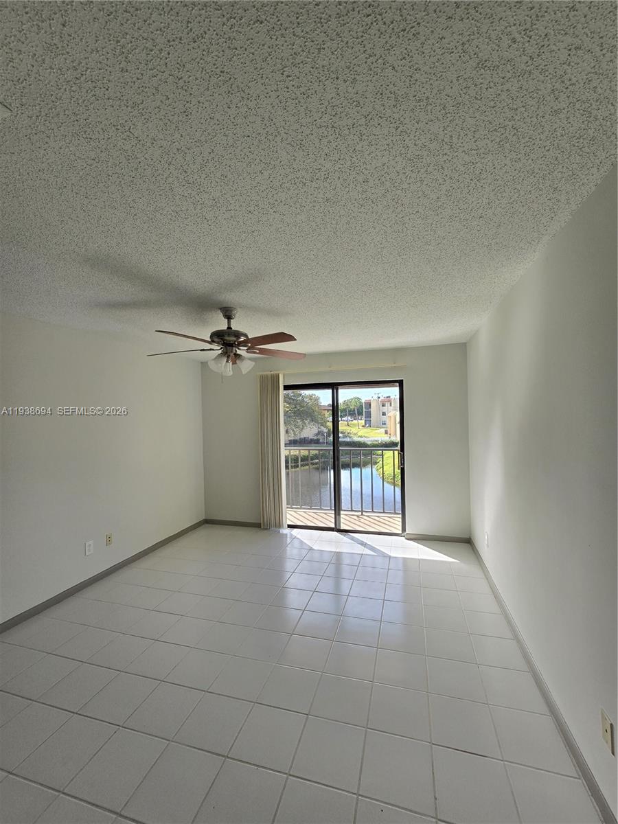 2050 Oleander Blvd 9-206 Property Photo 21