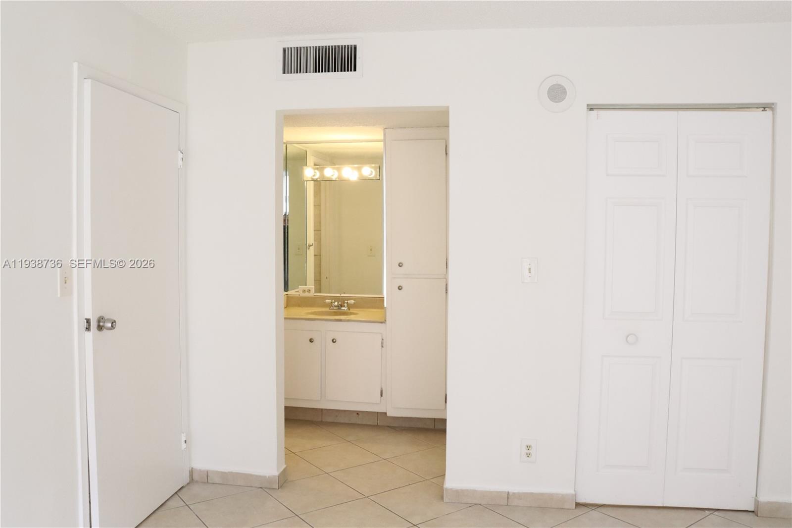 16919 N Bay Rd 118 Property Photo 6