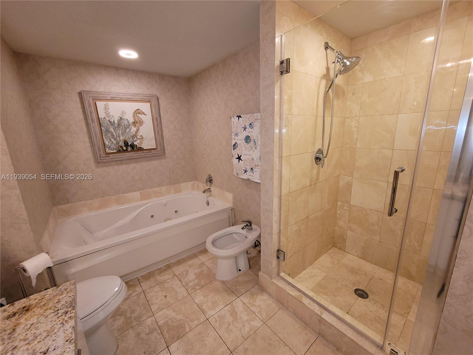 17375 Collins Ave 906 Property Photo 12