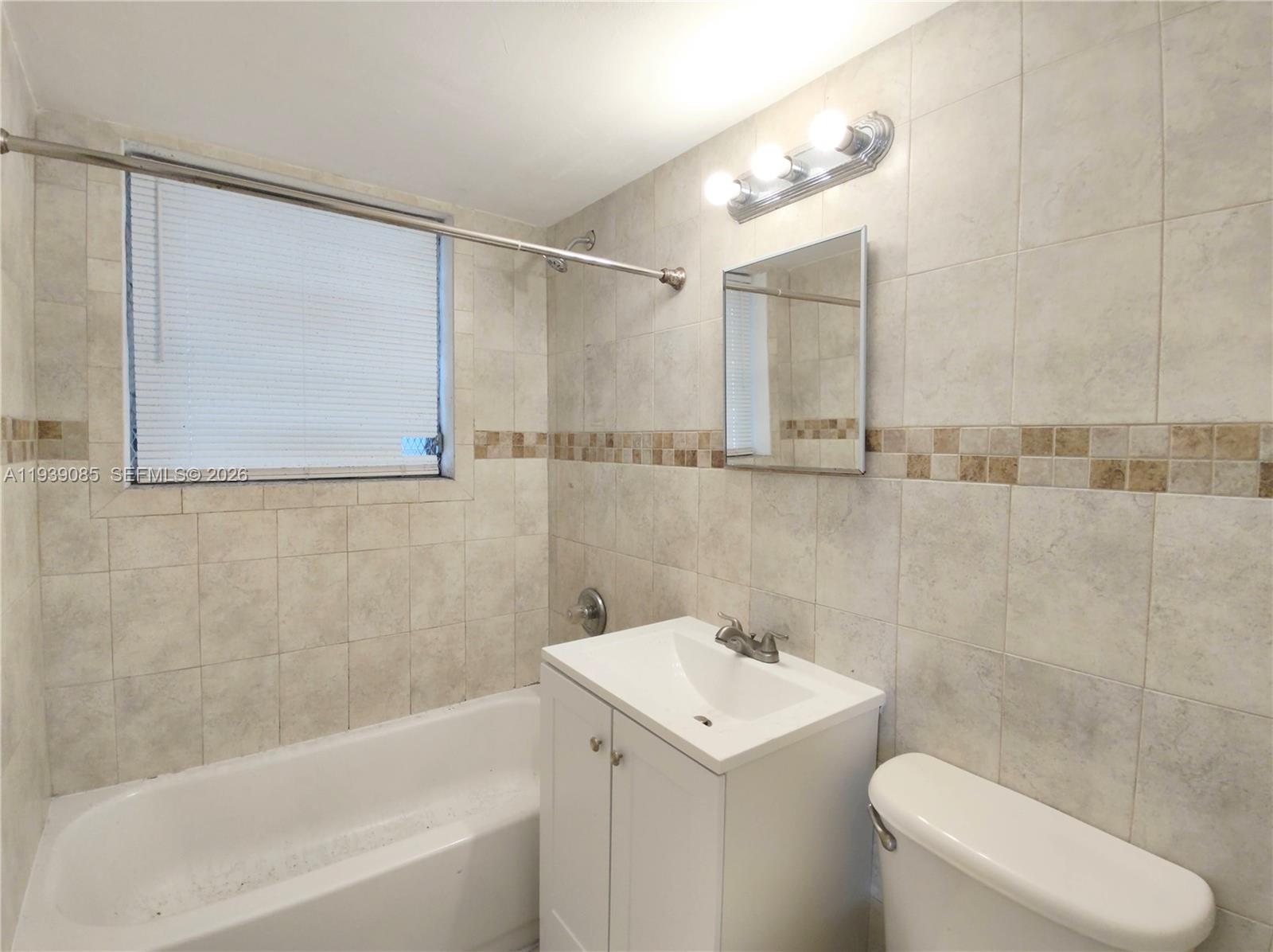 1565 Sw 6th St Property Photo 10