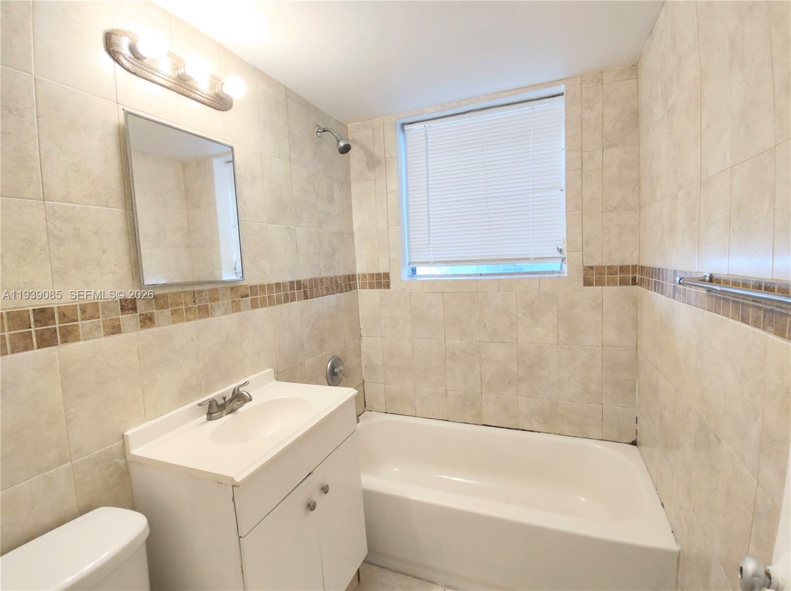 1565 Sw 6th St Property Photo 16