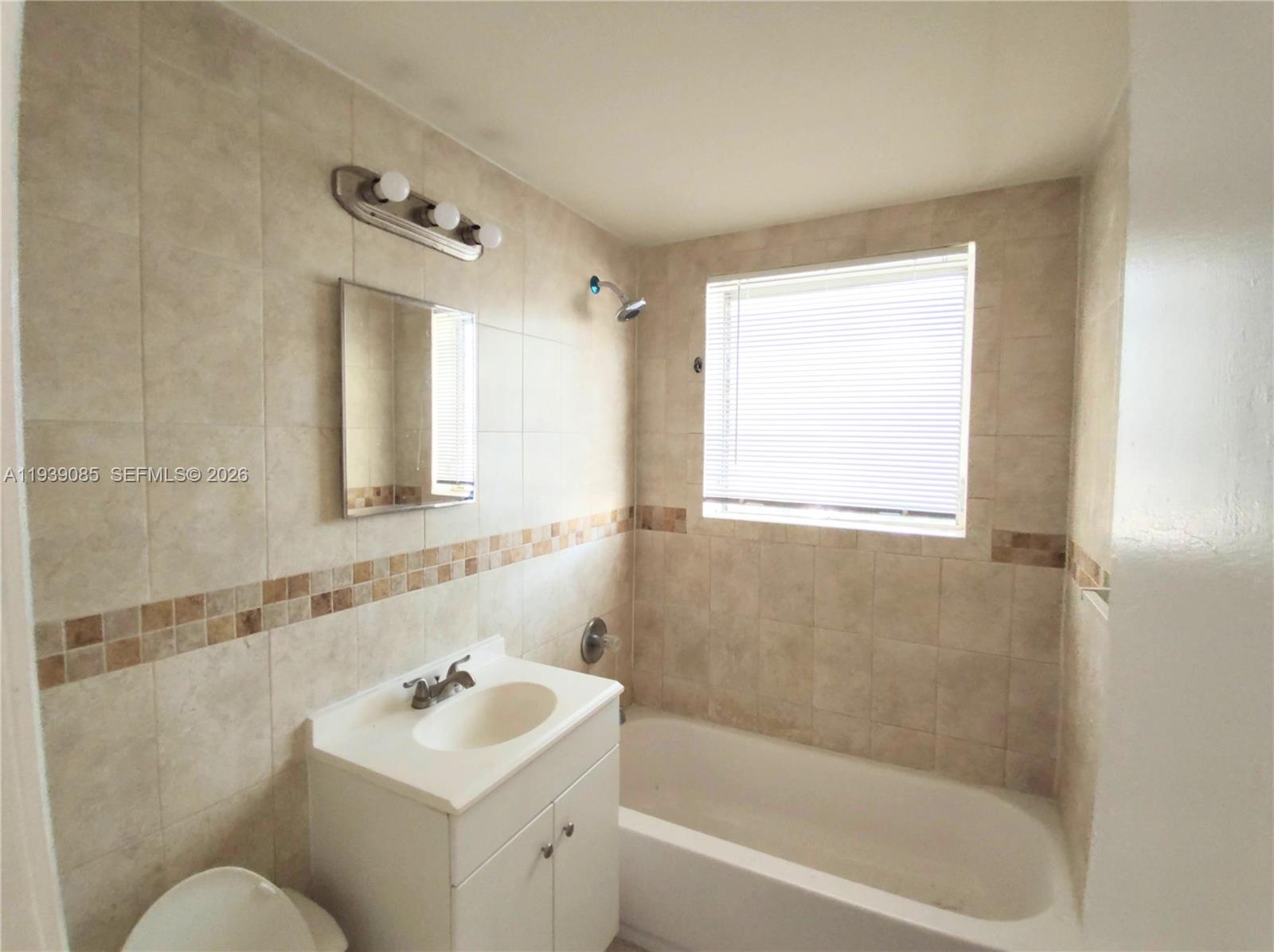 1565 Sw 6th St Property Photo 28
