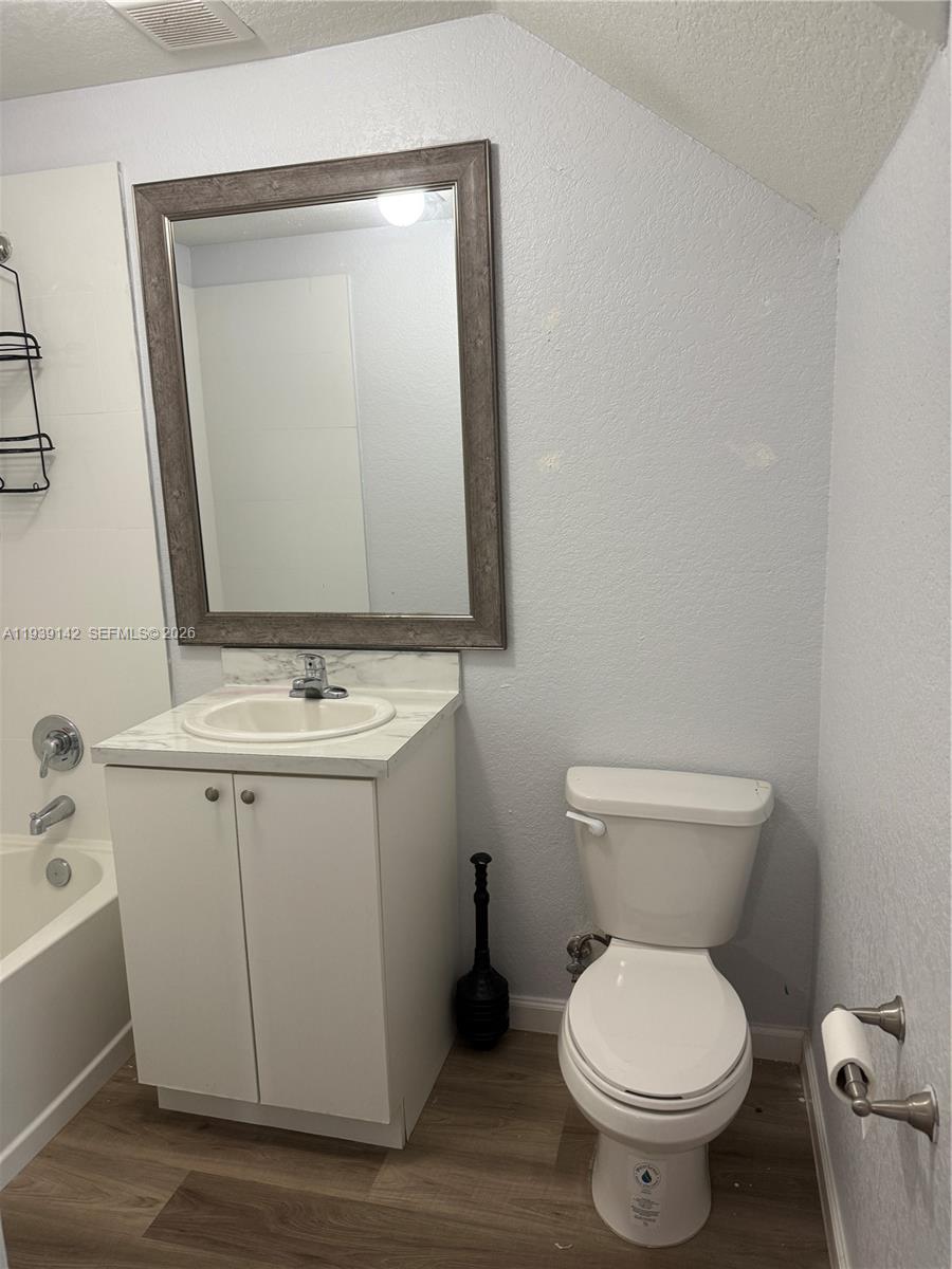 582 Sw 2nd Pl Property Photo 8