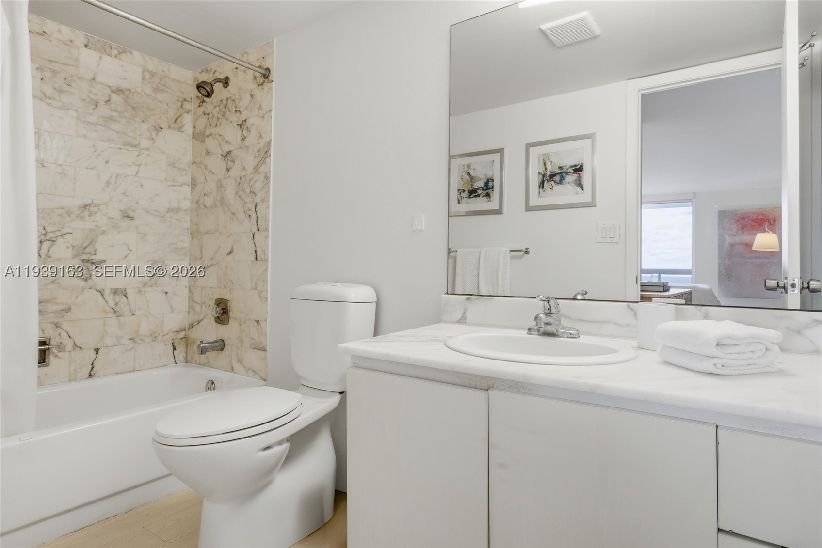 2555 Collins Ave 2105 Property Photo 6