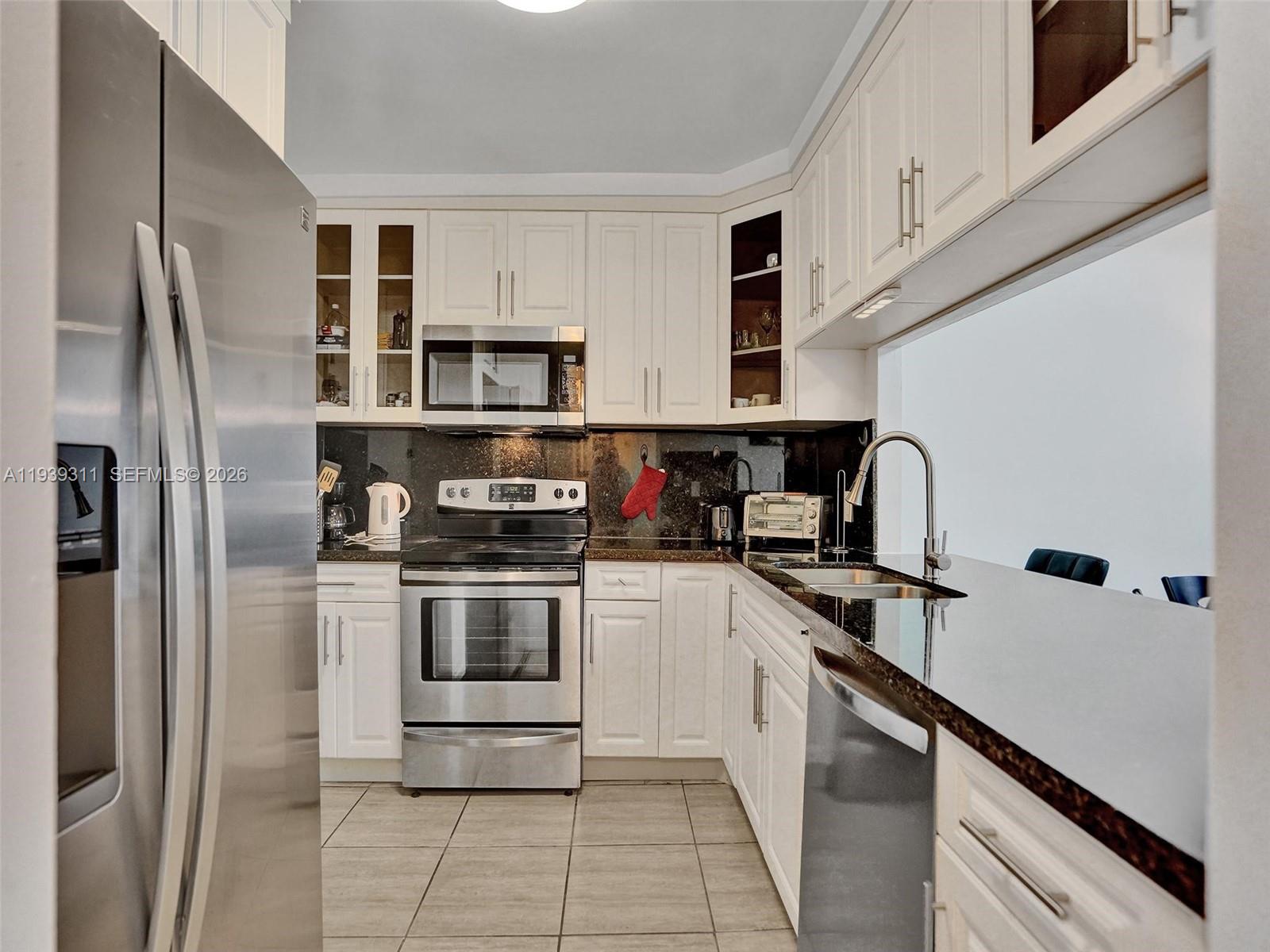 3725 S Ocean Dr 520 Property Photo 3