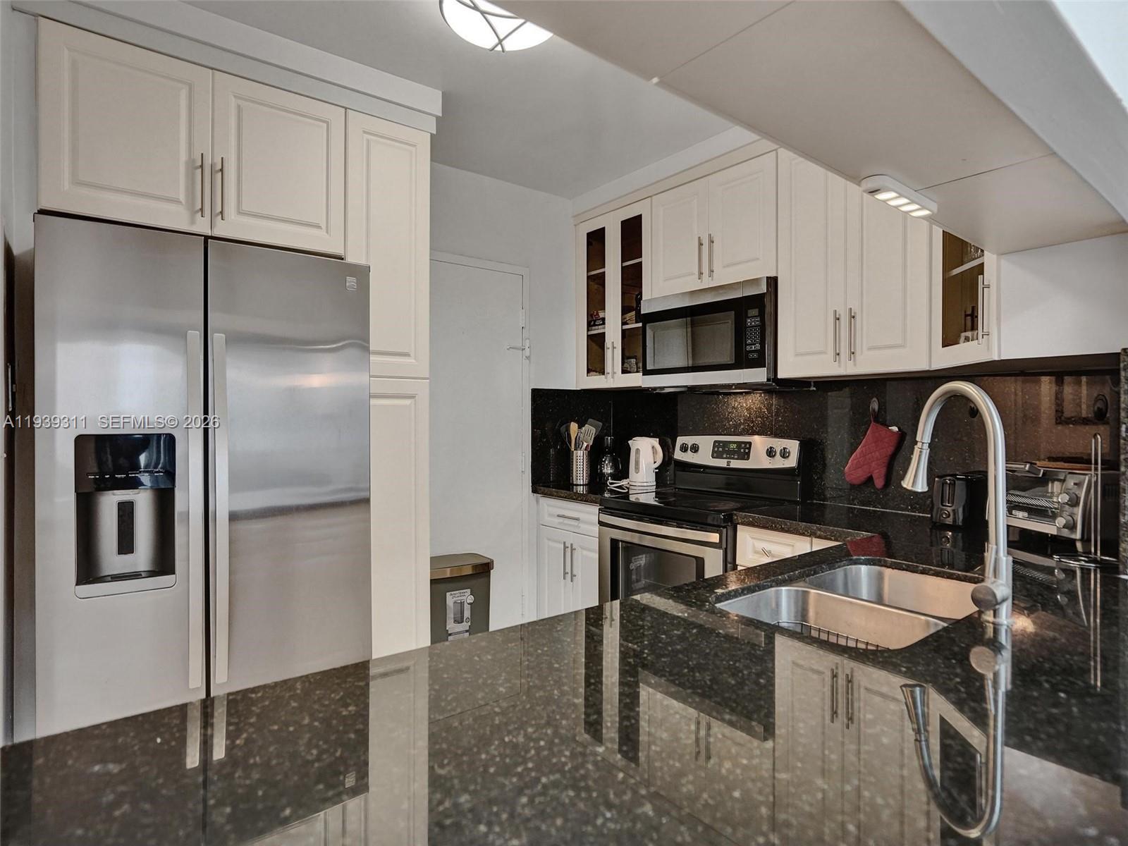 3725 S Ocean Dr 520 Property Photo 4