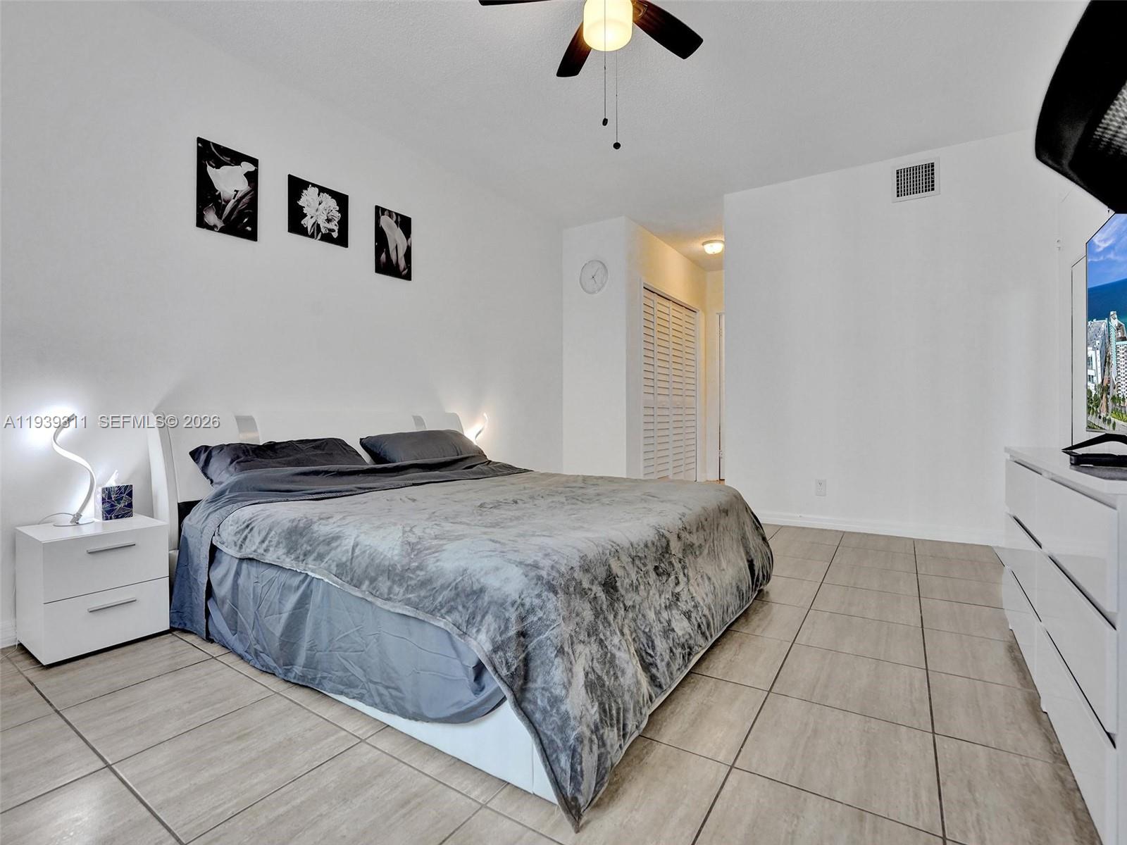 3725 S Ocean Dr 520 Property Photo 8