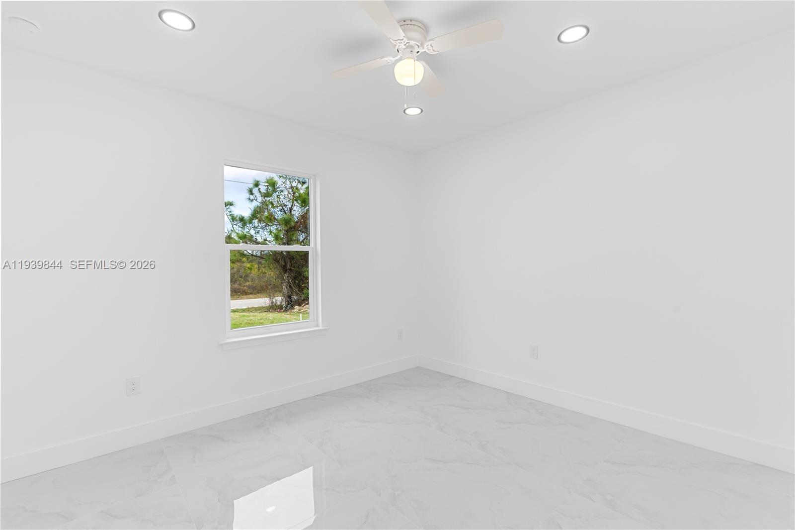 3117 W 64th W Property Photo 10