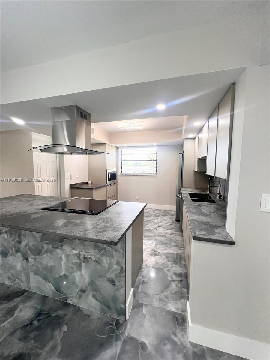 4930 E Sabal Palm Blvd 206 Property Photo 4