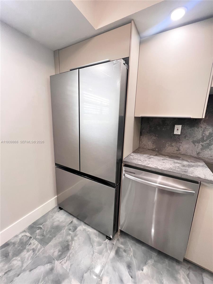 4930 E Sabal Palm Blvd 206 Property Photo 8