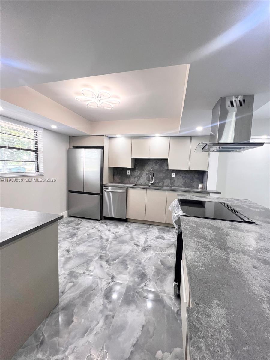 4930 E Sabal Palm Blvd 206 Property Photo 12