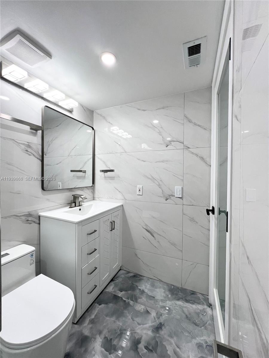 4930 E Sabal Palm Blvd 206 Property Photo 22