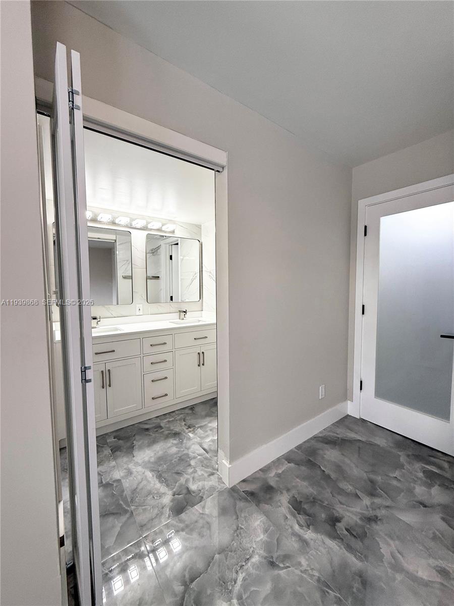 4930 E Sabal Palm Blvd 206 Property Photo 34