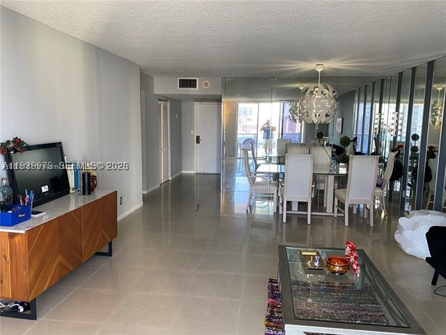 A11939979 Property Photo 3