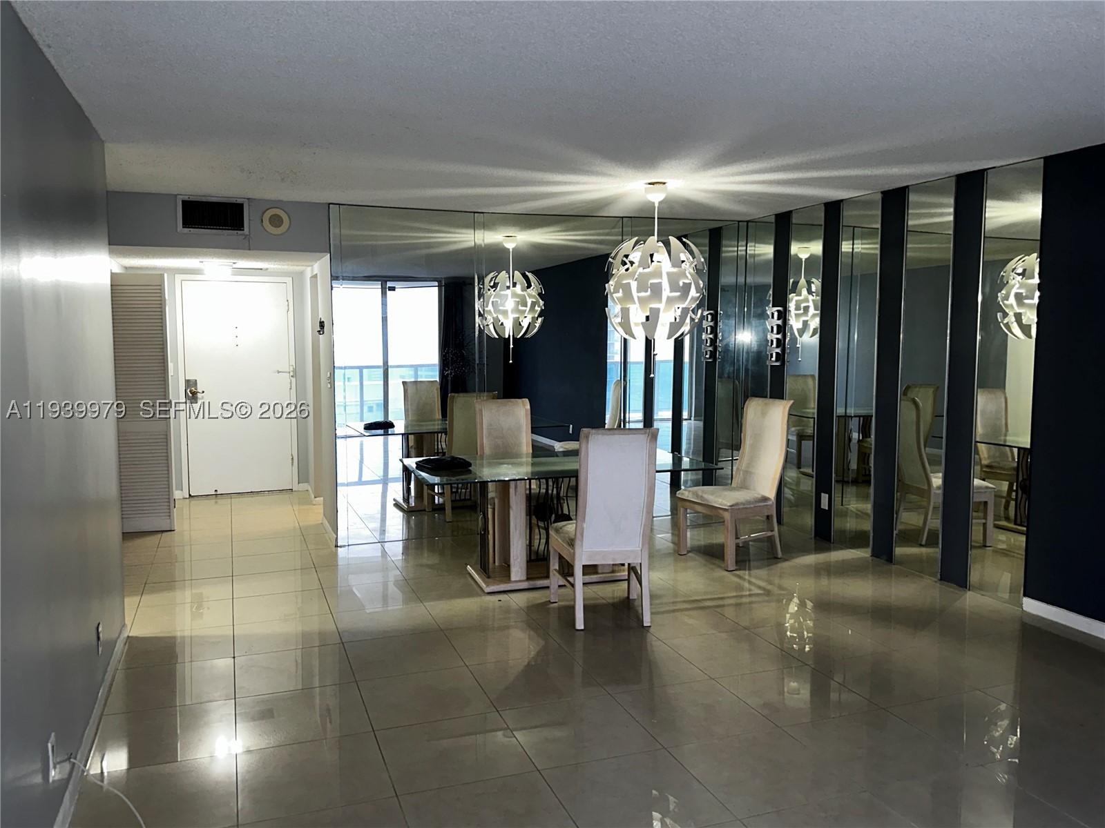 A11939979 Property Photo 4