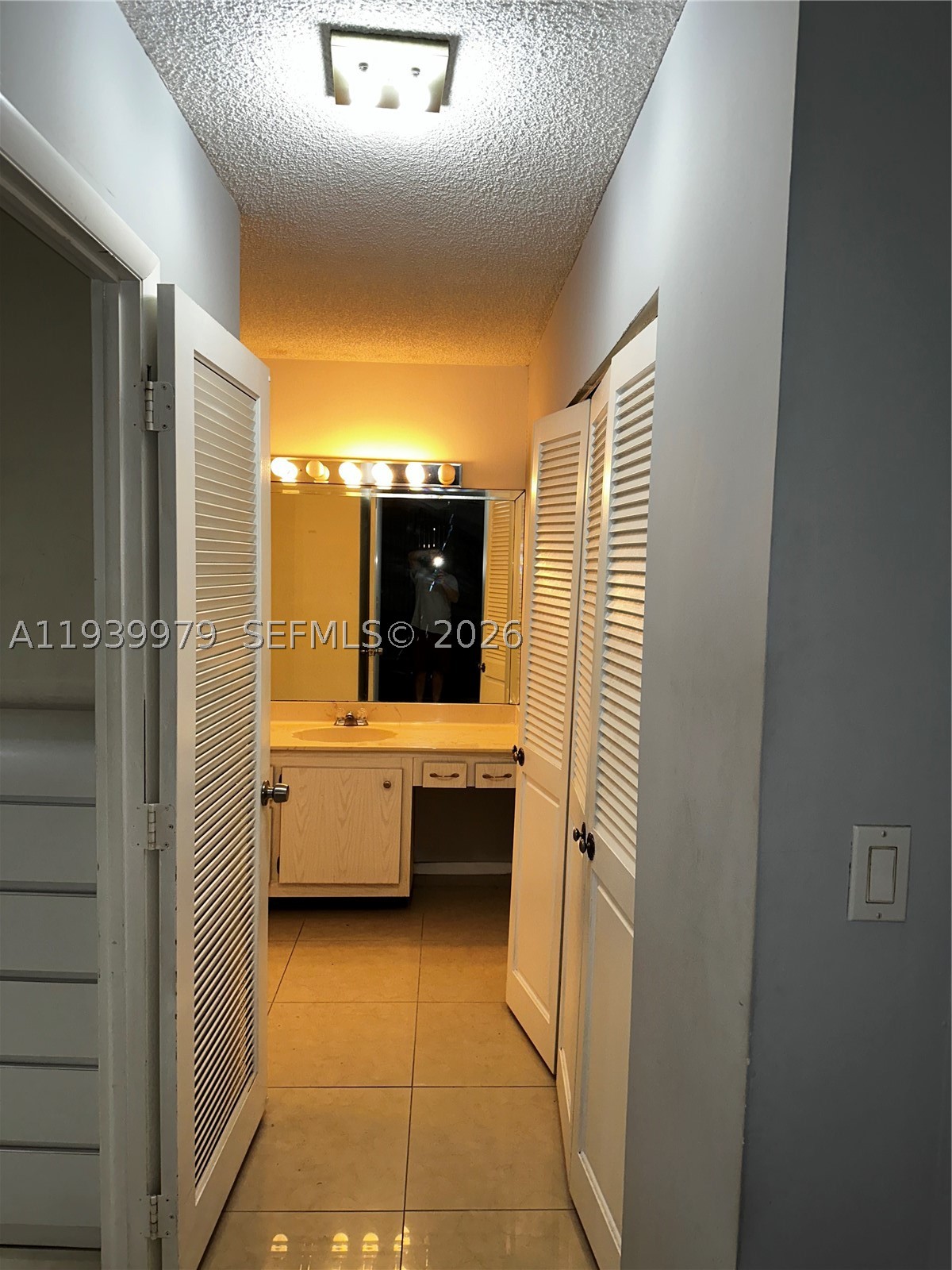 A11939979 Property Photo 10