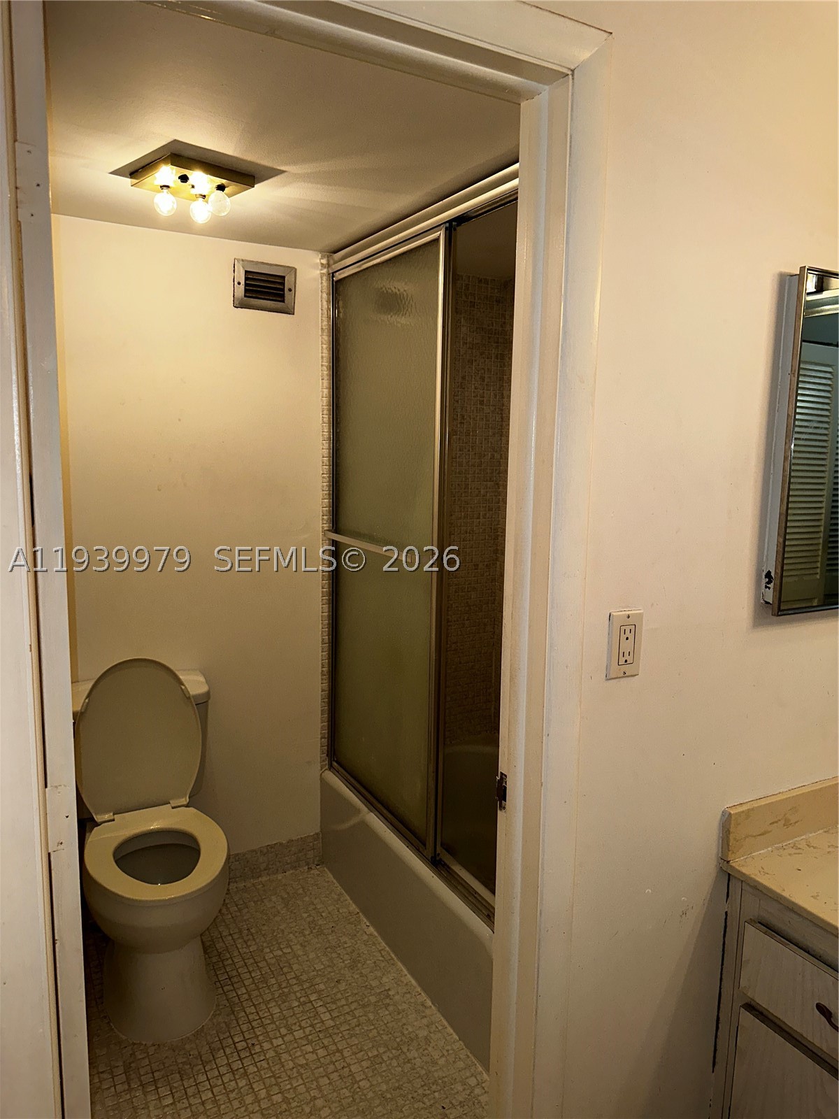 A11939979 Property Photo 13