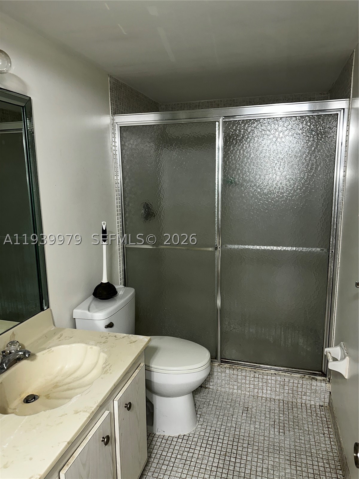 A11939979 Property Photo 18
