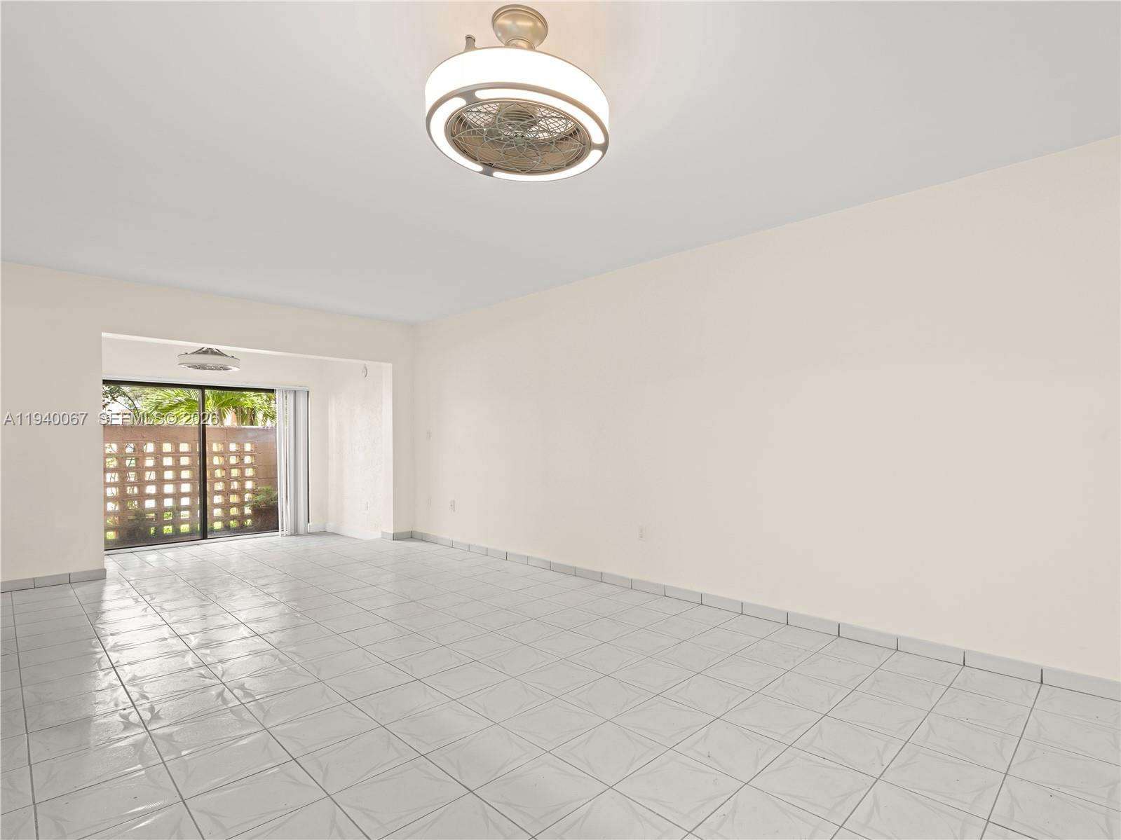 10249 Nw 9th St Cir 107-8 Property Photo 6