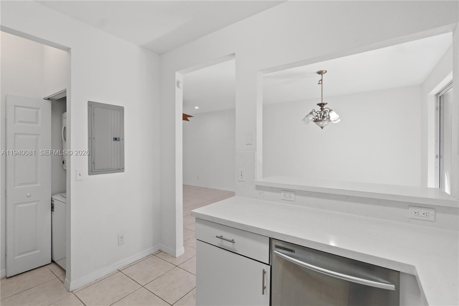 1564 Sw 2nd St Property Photo 8