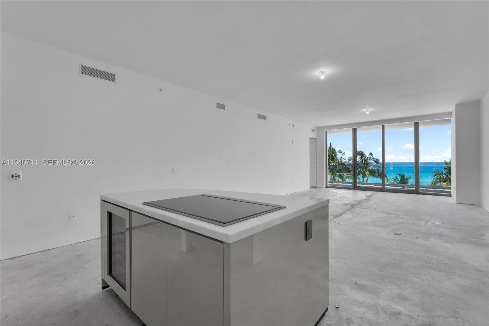18975 Collins Ave 302 Property Photo 9